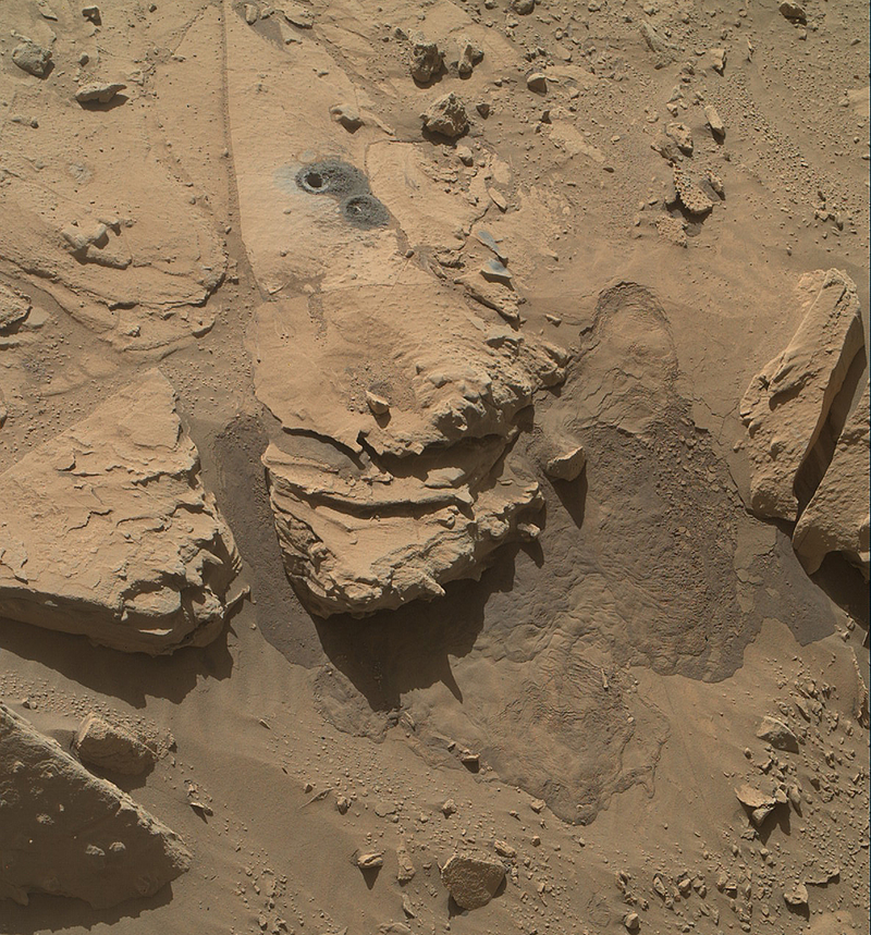 Illustration for article titled 8 Places Where the Curiosity Rover Left Drill Holes on Mars
